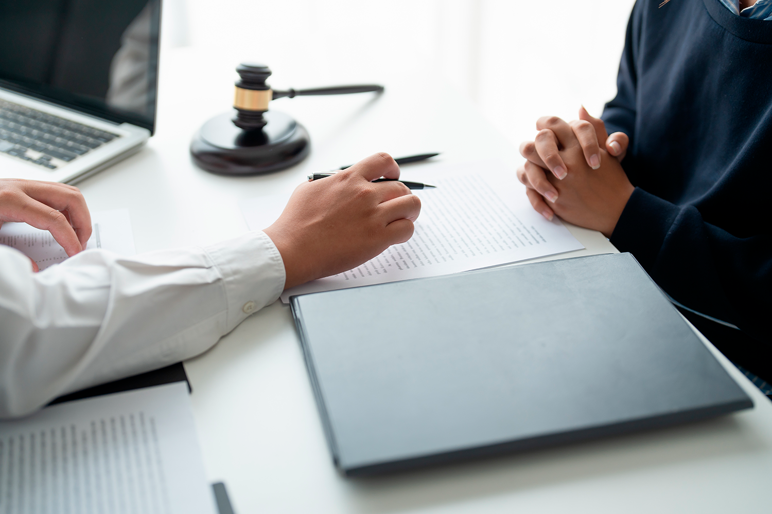 Kan een dading over de tienjarige aansprakelijkheid voor grote gebreken?