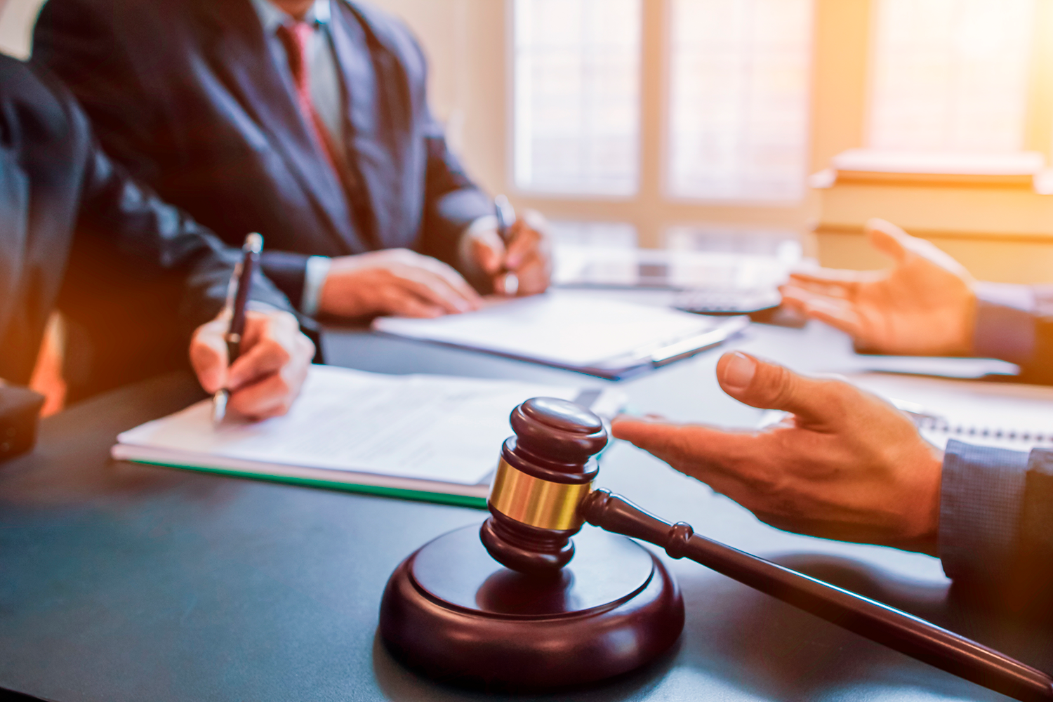 Quel est l'impact d'une demande de réorganisation judiciaire sur les créanciers ? 