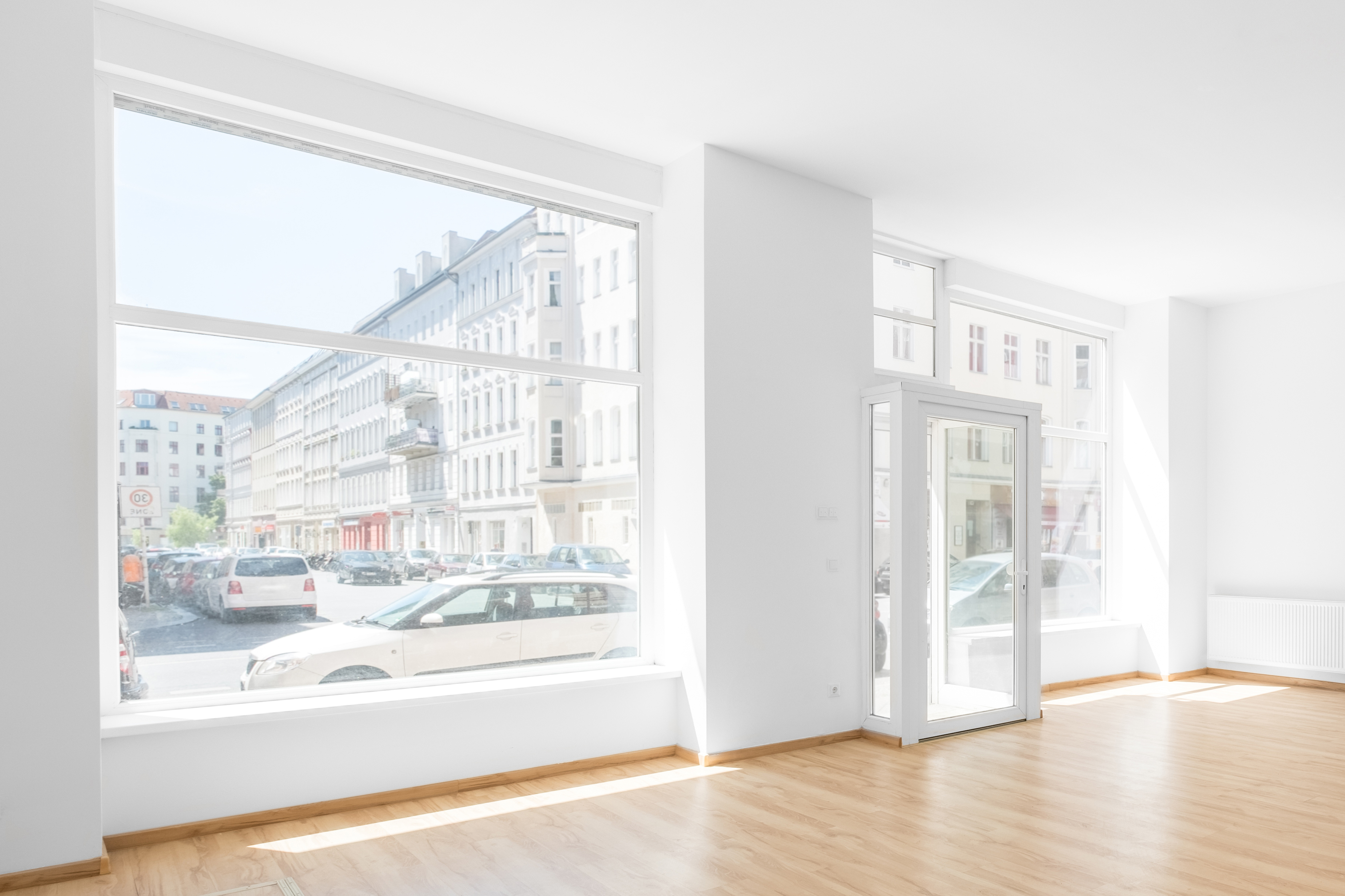 Un bailleur entreprise peut-il réclamer une indemnité à un locataire privé en cas d'arriérés de loyer ?